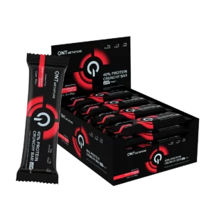 Baltyminiai batonėliai QNT 40% Protein Crunchy, braškinis, 65 g x 12 vnt.